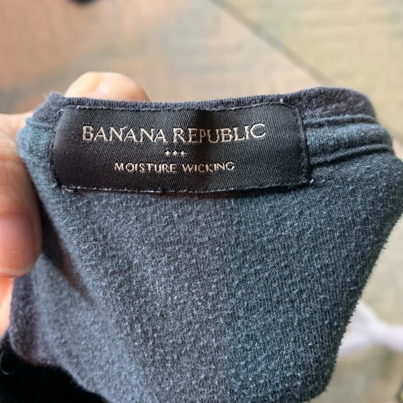 Banana Republic Moisture Wicking Long Sleeve Gray Shirt Mens Small - Picture 5 of 6
